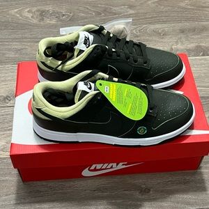 Nike Dunk Low LX Women's Size 8.5 Sequoia/Sequoia-Zinnia DM7606 300